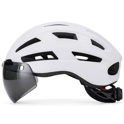 Magnetic windscreen helmet
